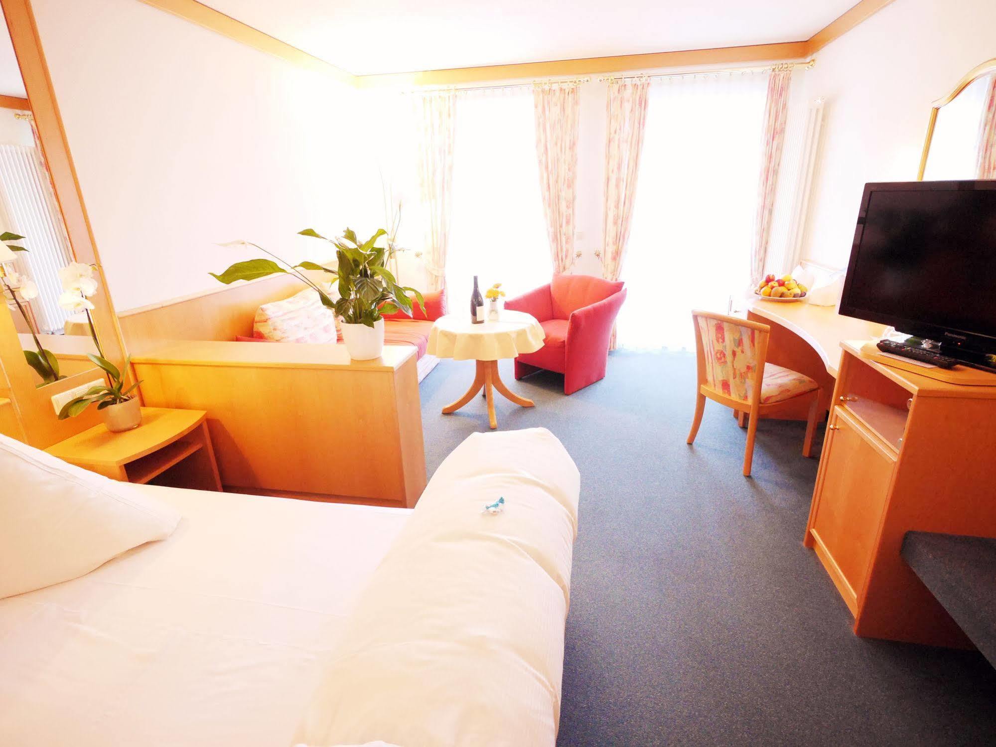 ווגטסבורג Kreuz-Post Hotel-Restaurant-Spa מראה חיצוני תמונה