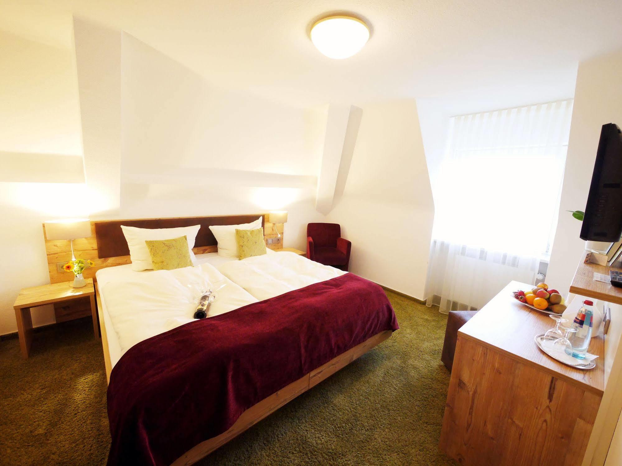 ווגטסבורג Kreuz-Post Hotel-Restaurant-Spa מראה חיצוני תמונה